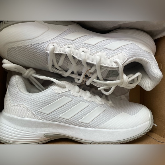 Adidas sneakers sz 8 - Picture 11 of 13